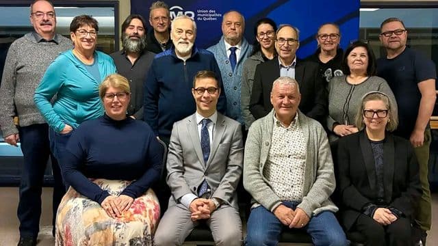 Immigration, forêt, logement : les élus jamésiens saisissent la visite de l’UMQ pour se faire entendre    