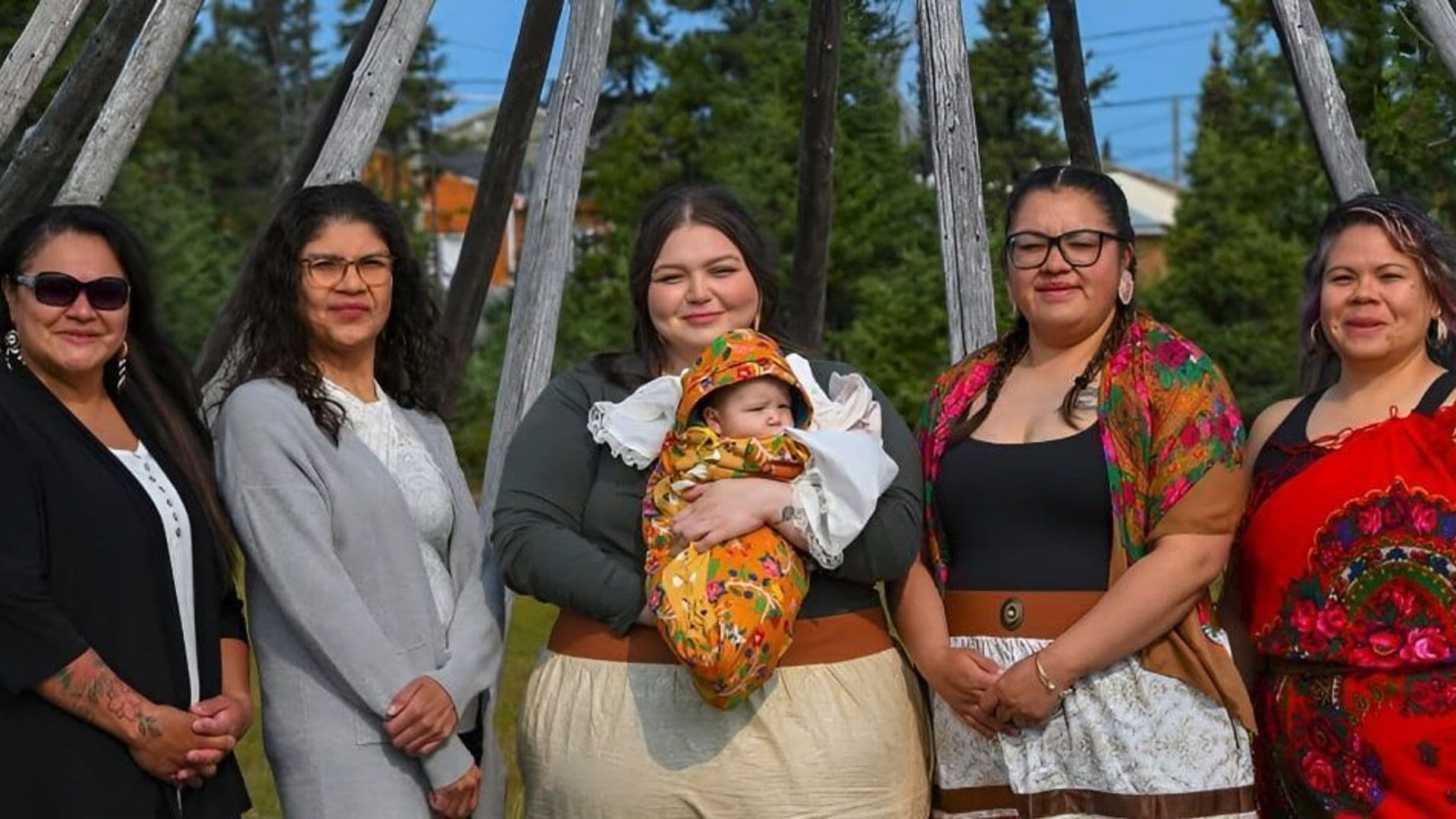 Cette réforme gouvernementale permet d'offrir une formation enrichie et ouvre la voie à une plus grande autonomie en santé périnatale pour ces étudiantes cries.