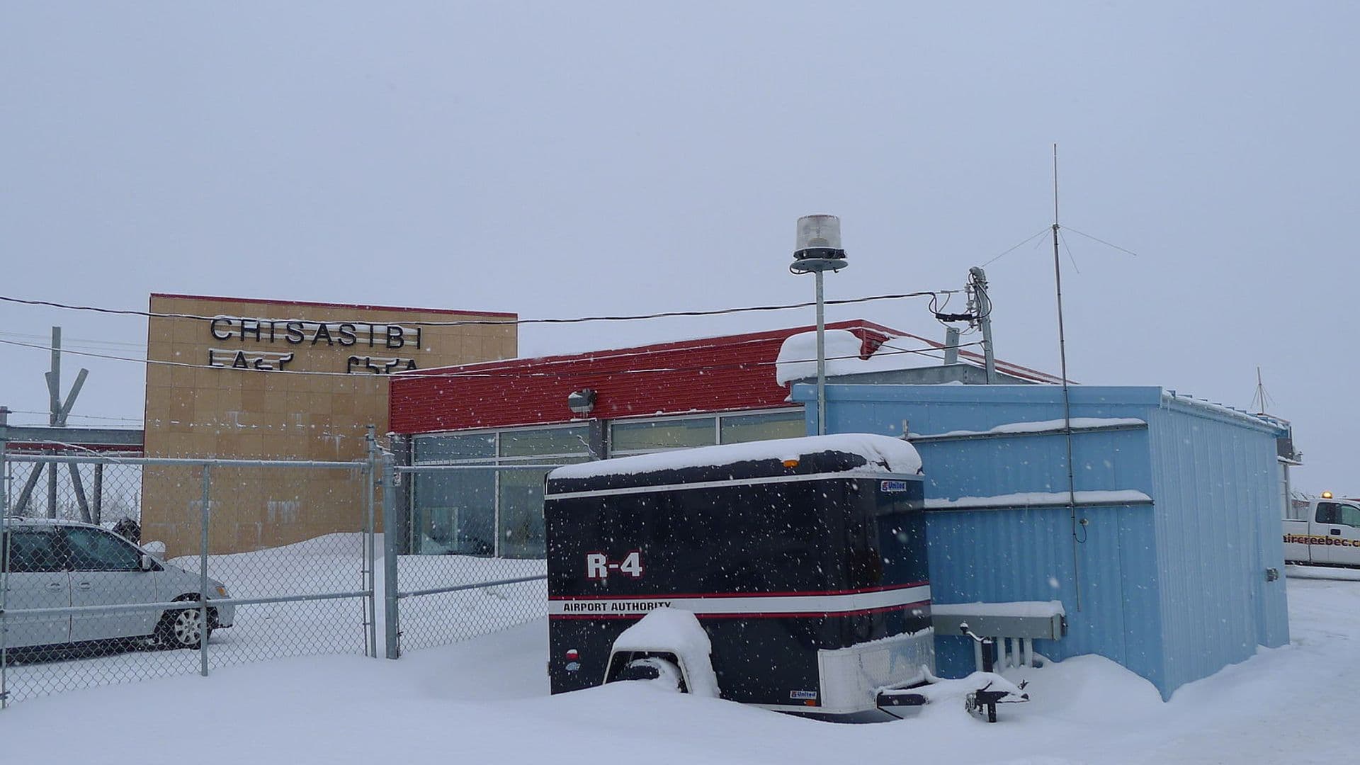 En plus des vols affrétés et des évacuations médicales, la compagnie prévoit d’élargir ses services avec un avion de brousse, un hélicoptère et un programme de formation pour les futurs pilotes.