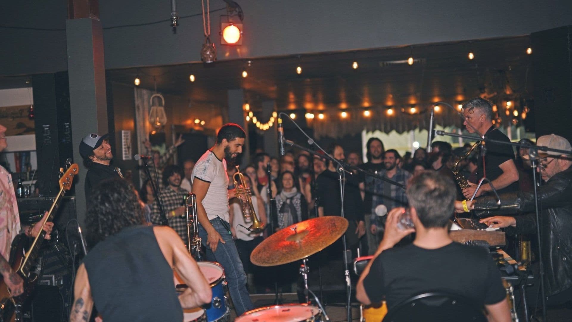 Les organisateurs de cette édition au thème tordu invitent les festivaliers à se déguiser comme en 1850.