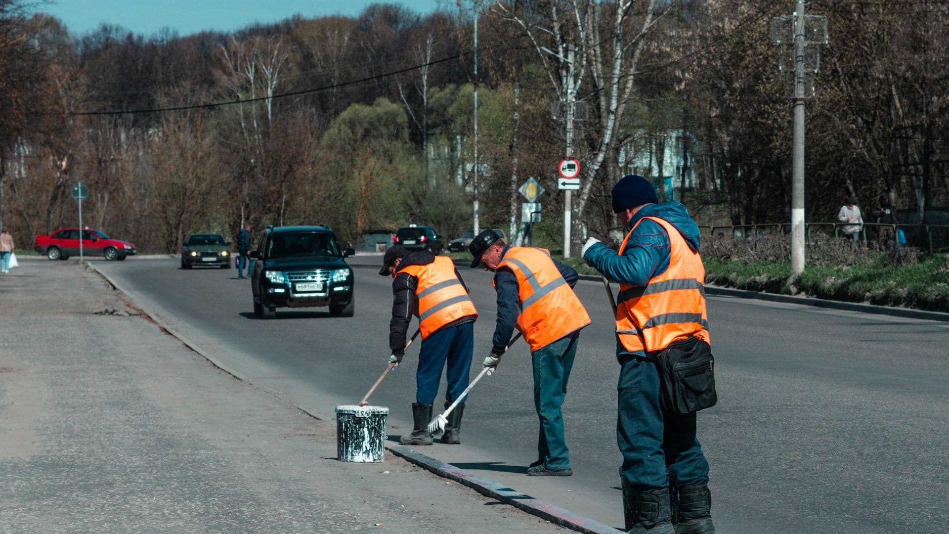 Ces acquisitions incluent un balai mécanique, un camion sanitaire, une chargeuse sur roue et une pelle compacte pour optimiser l’entretien du territoire.