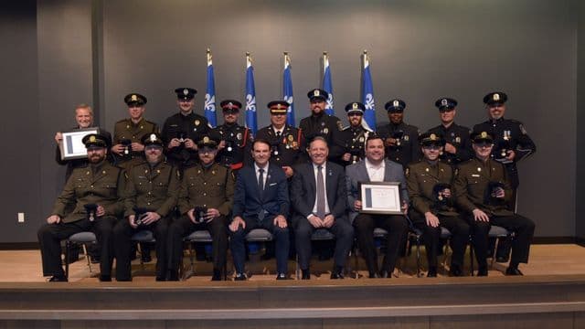 Deux policiers honorés pour un acte héroïque dans le Nord-du-Québec