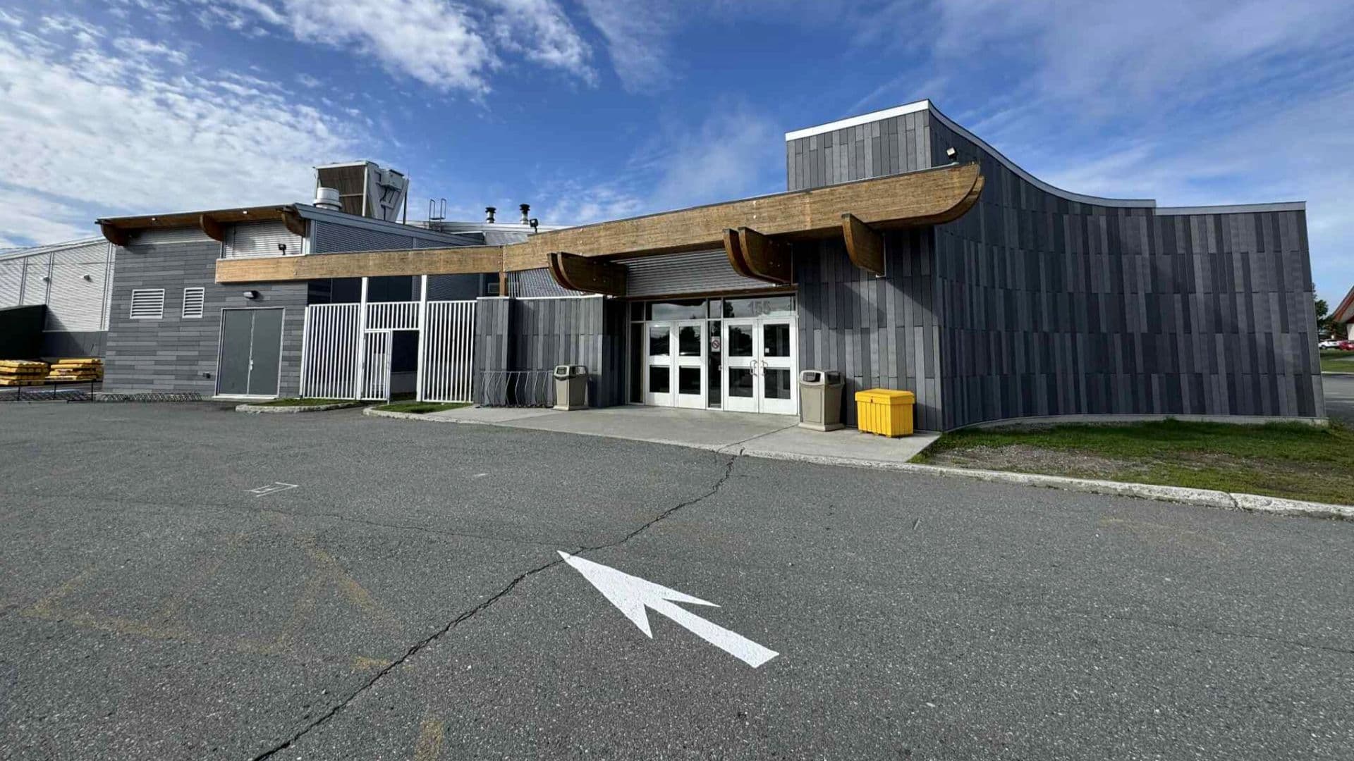 La Ville de Chibougamau annonce suivre de près le chantier et tient les organisations sportives informées de son évolution.