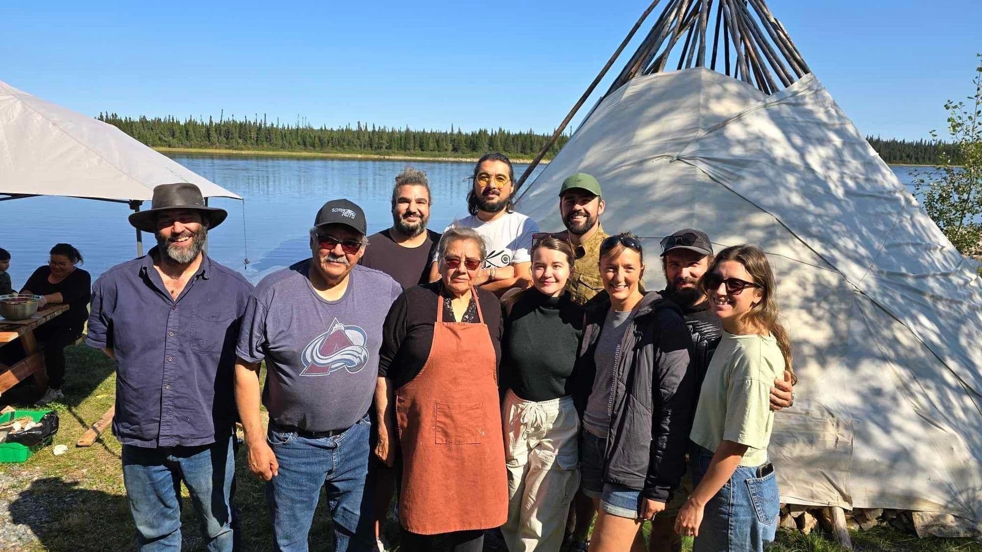 Soutenue par Tourisme Autochtone Québec et Tourisme Baie-James, cette œuvre vise à valoriser les communautés locales et à stimuler l’intérêt touristique dans la région.