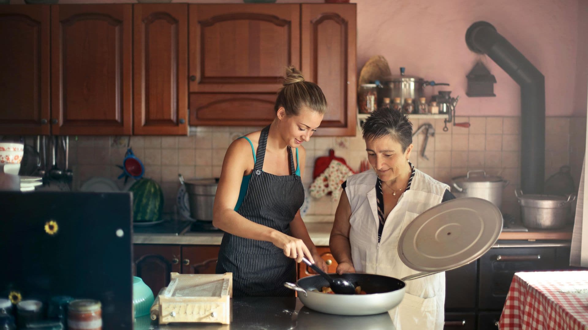 Maintenue malgré un mouvement de grève impactant le milieu communautaire, l’activité a pour objectif de mieux outiller les participantes face à la hausse des prix en épicerie, tout en favorisant le lien social et l’entraide.