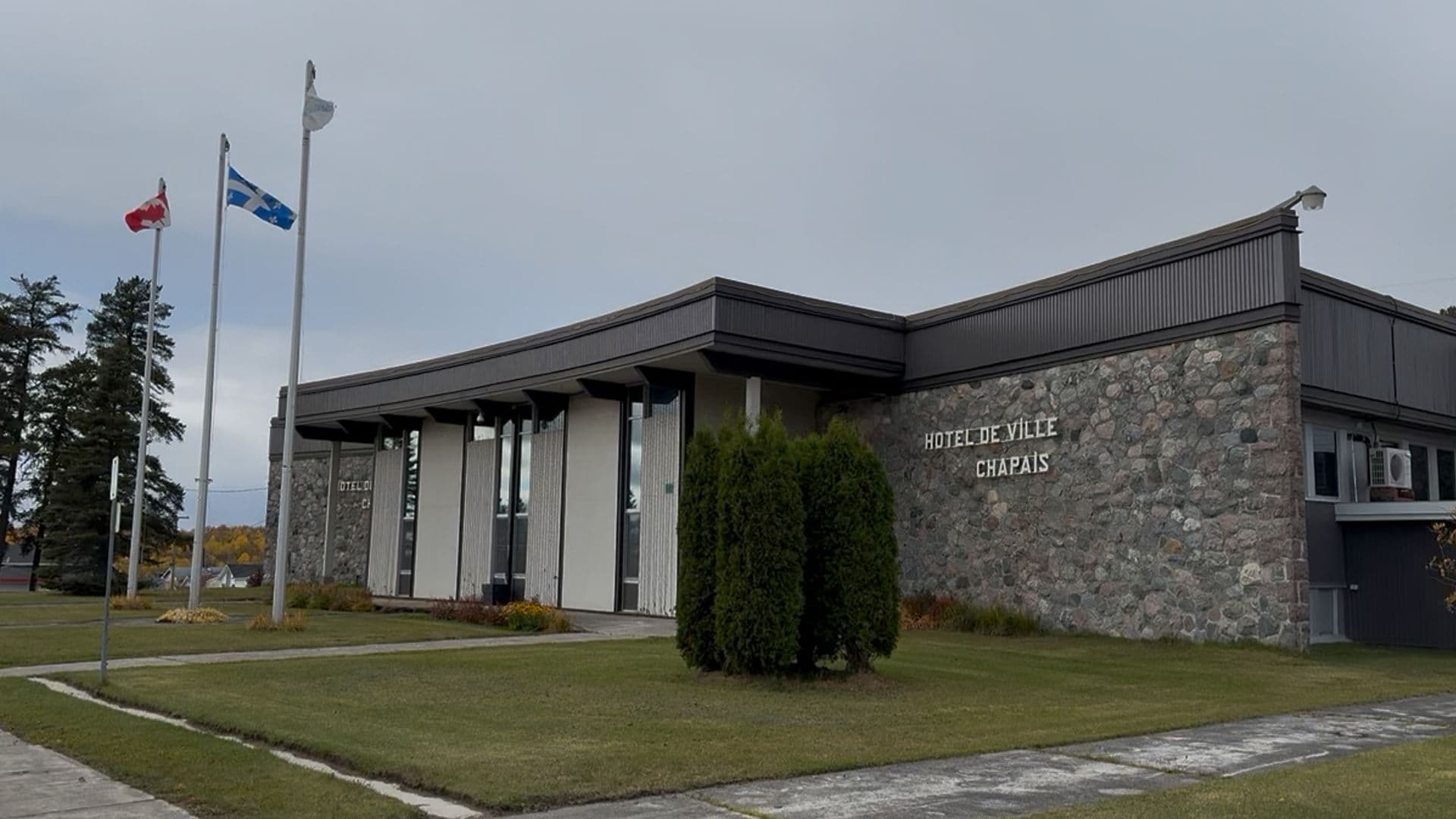 Malgré des projets majeurs totalisant près de 18 millions de dollars à venir, l’administration municipale entend avancer graduellement tout en maintenant une dette jugée faible.