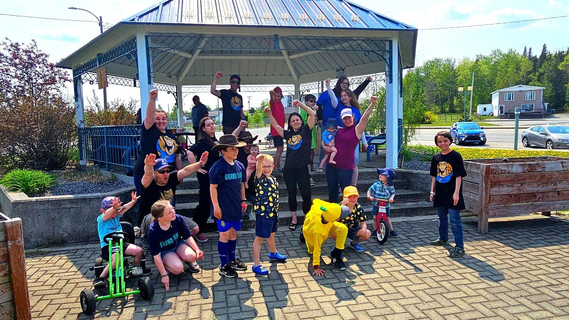 Les jeunes participants bénéficieront d’un accompagnement local pour créer et présenter leur propre entreprise le temps d’une journée.