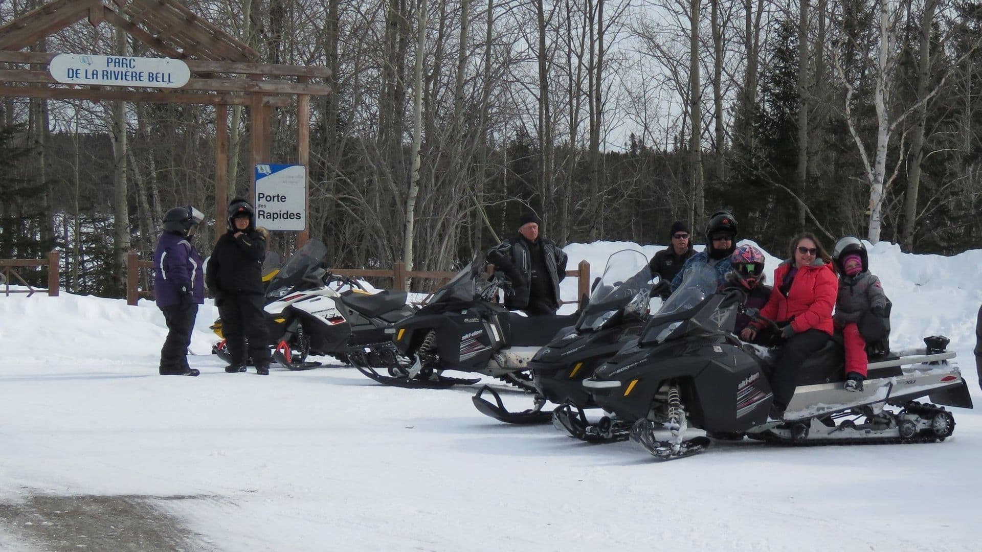 Un partenariat qui devrait également permettre de développer des forfaits destinés aux motoneigistes afin de dynamiser le tourisme hivernal à la Baie-James.
