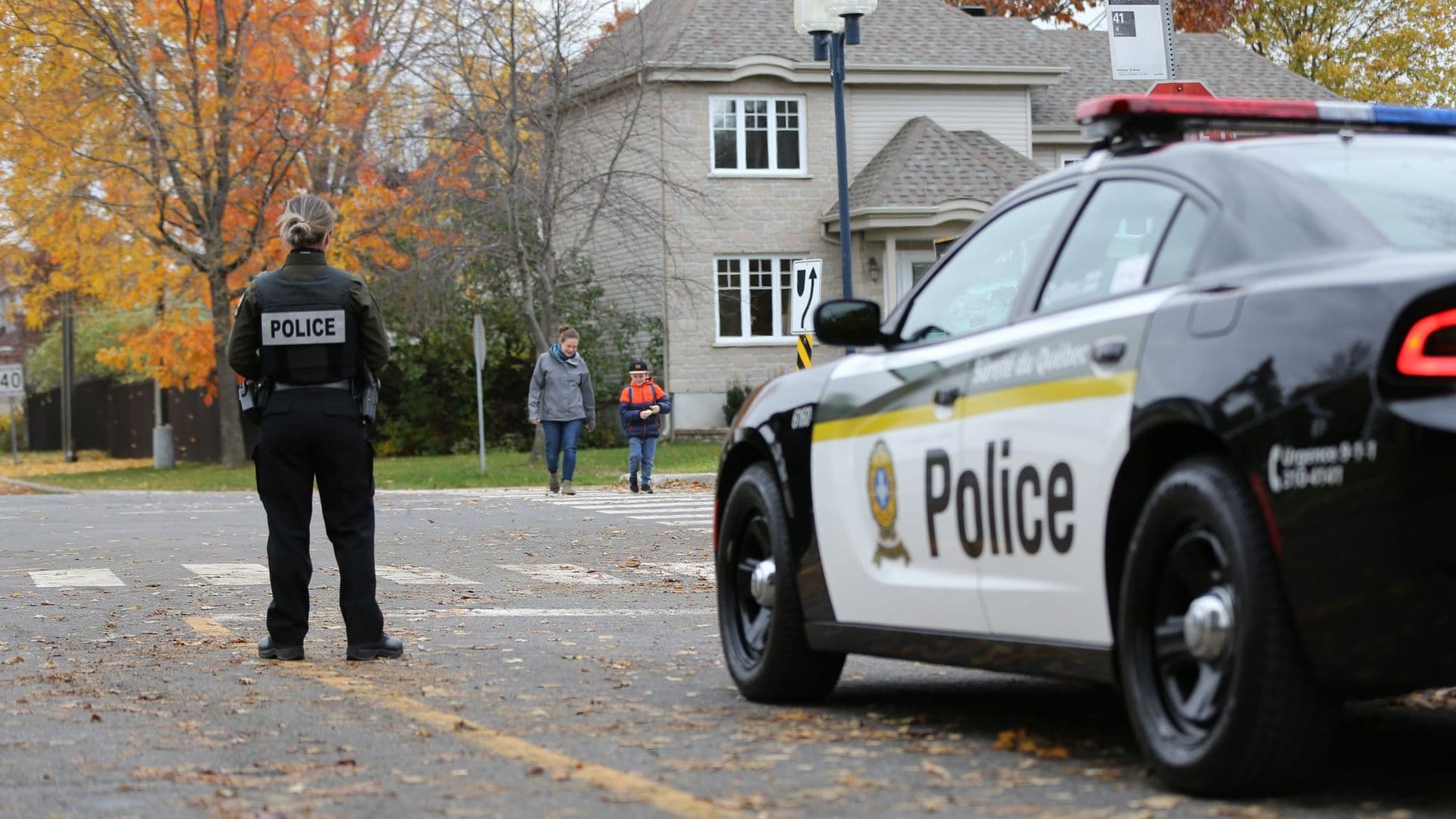 En collaboration avec la Sûreté du Québec, la Ville déploiera ces actions de proximité afin d’assurer un climat sécuritaire et rassurant pour l’ensemble de la population.