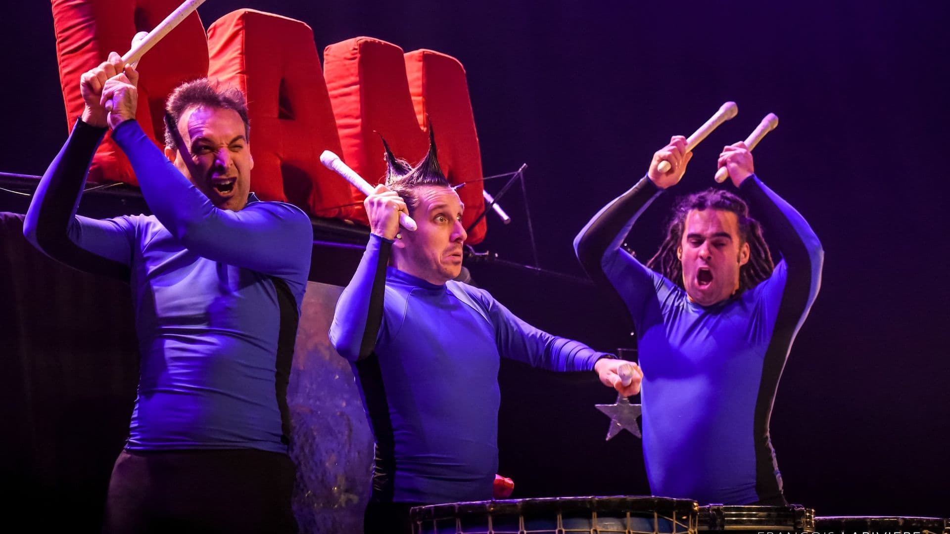 Fondée en 1999, la troupe BAM Percussion promet une expérience dynamique et accessible à tous les âges.